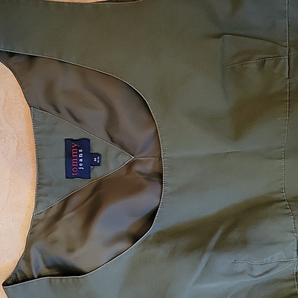 Tommy jeans, green dress with a big side pocket with camo star. - Picture 2 of 5